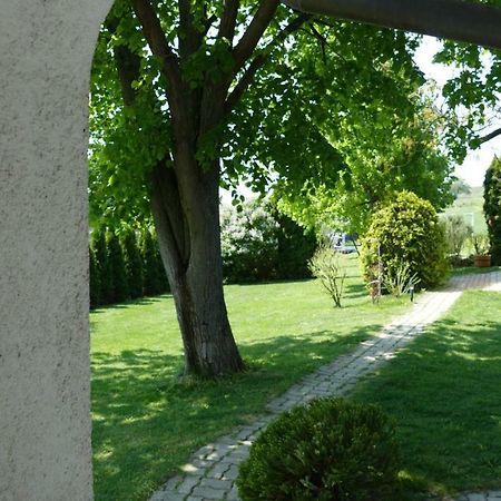 Gaestehaus Fischbach Jois Exterior foto