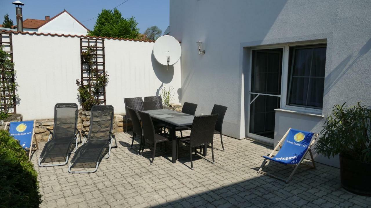 Gaestehaus Fischbach Jois Exterior foto